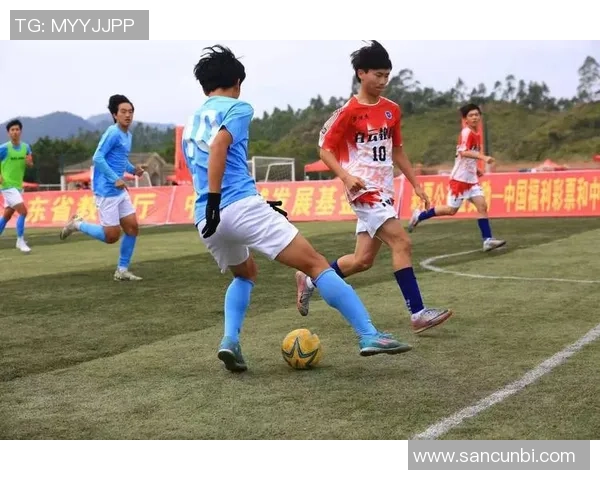 从校园到职业赛场足球梦想的追逐与挑战