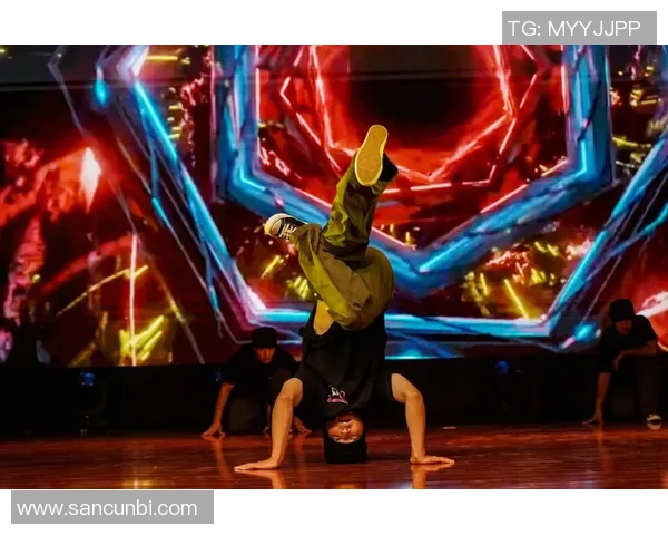 街舞热潮涌动：探秘北京街舞队的激情与力量之旅